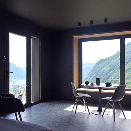 La Casa Di Cesare Hotell Rogno Exteriör bild