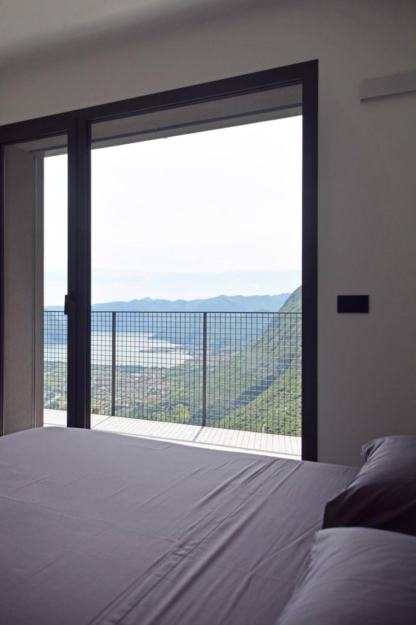 La Casa Di Cesare Hotell Rogno Exteriör bild